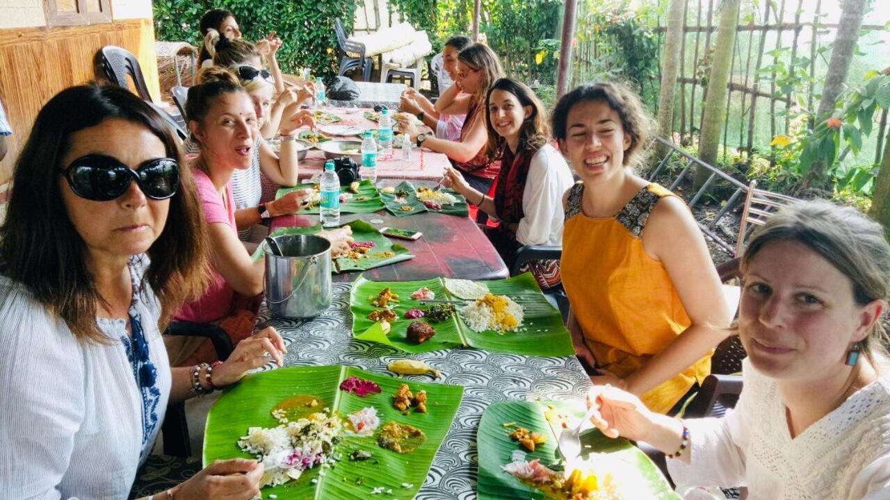Abru'S Holidays International Travelers Alappuzha Экстерьер фото