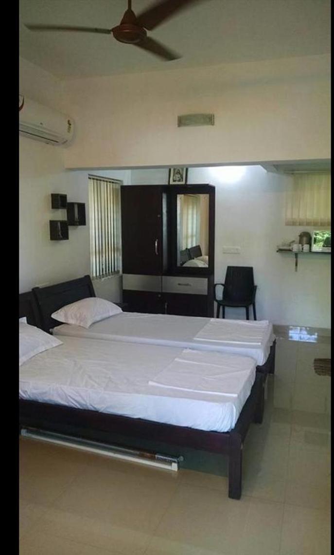 Abru'S Holidays International Travelers Alappuzha Экстерьер фото